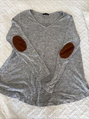 Staccato Gray V-Neck Knit Top with Brown Elbow Patches